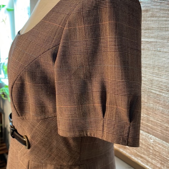 EUC beautiful, fully lined dress. - Picture 4 of 11